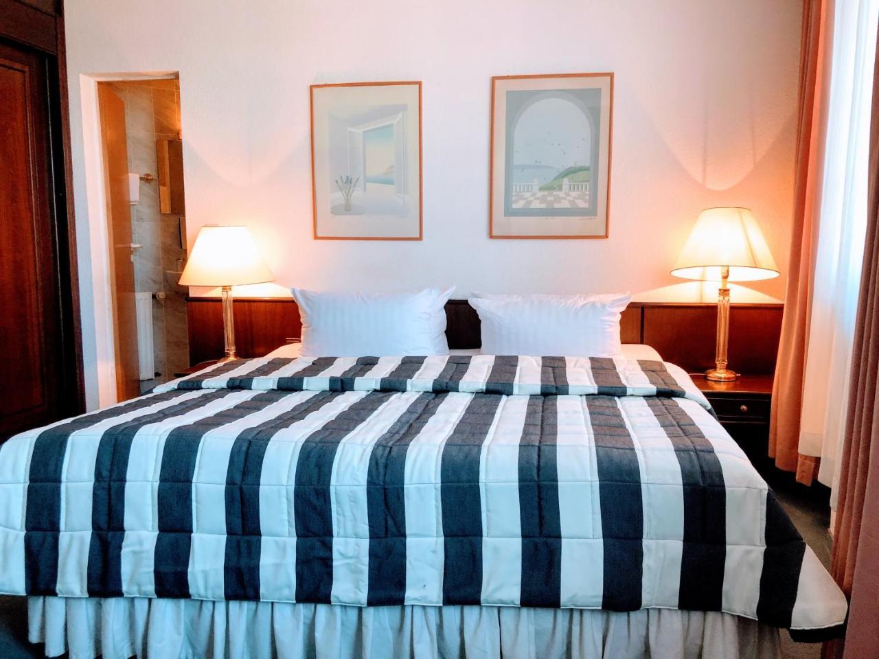 Hotel Koelner Hof Dormagen Buitenkant foto
